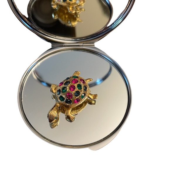 Vintage Turtle pin Gold tone Tortoise/Turtle Rhinestone Pin Vintage  Brooch - Picture 4 of 5